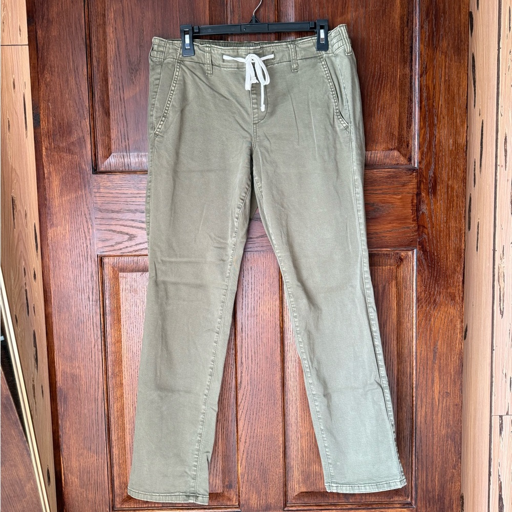 Torrid Pull-On Weekend Straight Stretch Twill Cargo Mid-Rise Pant